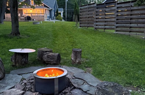 Henryville House | Cozy Pocono Retreat-Modern 3 bed