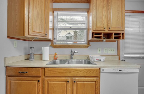 Bowmansville House | Cozy retreat 3 Bdr House