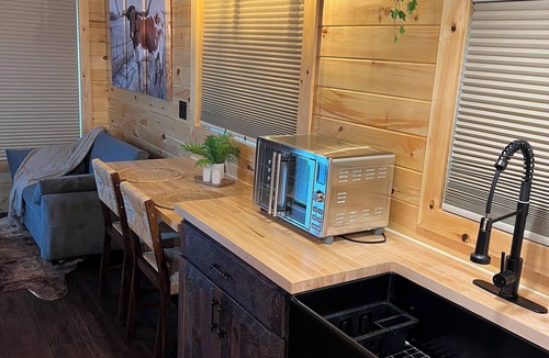 West Milton House | Cozy Rustic Tiny House @ the Horse Stable w/horse back trail riding & more!