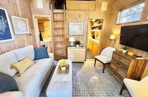 The Pines Cottage | Cozy Seaside Cottage with Screened Porch & Bikes, Steps from Rehoboth Beach