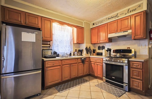 Hillside Apartment | Cozy Spacious 2-bedroom apartment in Hillside, NJ
