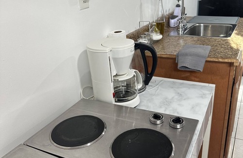 Englewood Apartment | Cozy Spacious Guest Suite 15 minutes from NYC