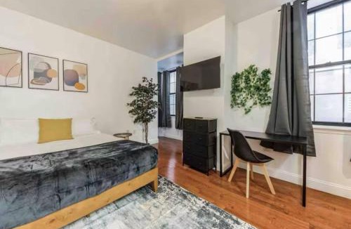 Center City Apartment | Cozy Studio across from Convention Center - 4R