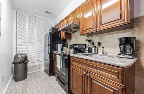 Center City Apartment | Cozy Studio across from Convention Center | 4R
