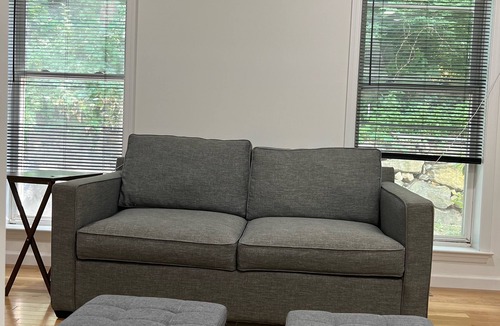 White Plains Apartment | “Cozy Studio Retreat with Private Entrance & Parking near NYC -Westchester Gem!"