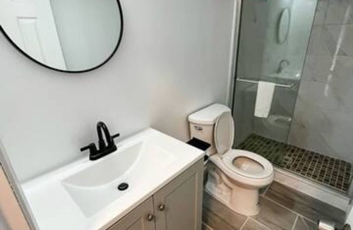 Graduate Hospital Apartment | Cozy studio with AC and WiFi in vibrant south Philly