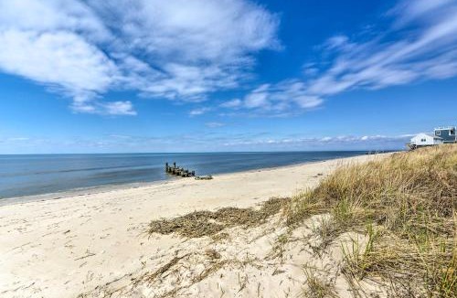 Villas House | Cozy Villas Cottage with Deck, half Block to Beach!