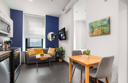Cultural District Apartment | CozySuites Charming 1BR in Downtown Pitts #11