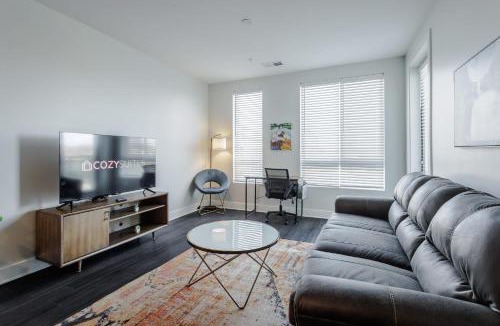 Central Business District Apartment | Cozysuites l Luxe 2BR in Downtown Cincinnati #4