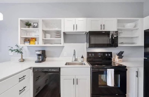Lower Lawrenceville Apartment | CozySuites Lavish SDO, Lawrenceville