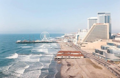 Atlantic City Apartment | CozySuites Showboat | Modern Beachside Suite 08