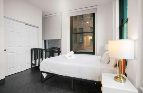 Cultural District Apartment | CozySuites Stunning 1BR in Downtown Pitts 35