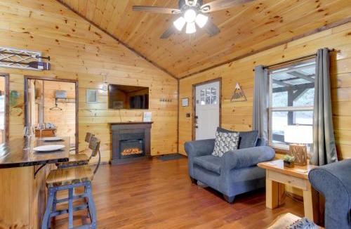 Campton House | Creek Access and Hot Tub Red River Gorge Retreat