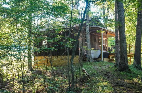 Chillicothe Cabin | Creek View, Covered Decks & Private Hot Tub, Woods, Peaceful, Wildlife!