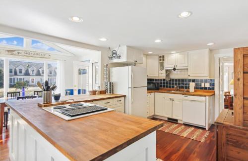 Tilghman House | Crepe Myrtle