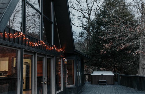 Logan Ski Chalet | Crockett's Cabin, 5 BR A-Frame with accommodations for up to 14 guests