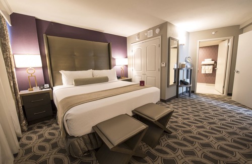 Saddle Brook Hotel | Crowne Plaza Saddle Brook by IHG