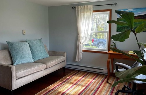 Rome House | Cute, Comfy home in Bumpville