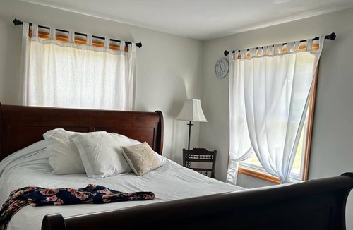 Rome House | Cute, Comfy home in Bumpville