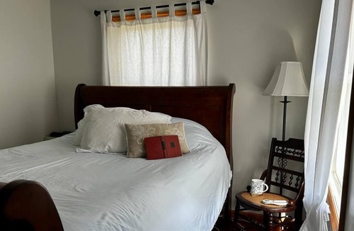 Rome House | Cute, Comfy home in Bumpville