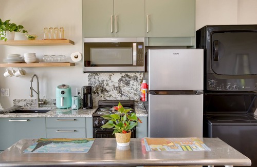 Hilham Apartment | ‘Dale Hollow Sunset Studio’ w/Incredible Views!
