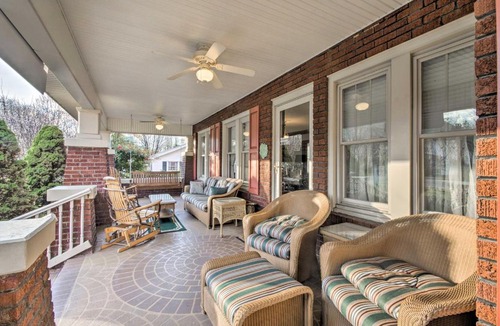 Damascus House | Damascus Home with Fire Pit and Views, Walk to Shops!