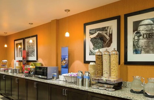 Danville Hotel | Danville Charm: Spacious Rooms with Easy Access to Route 80! Free Parking