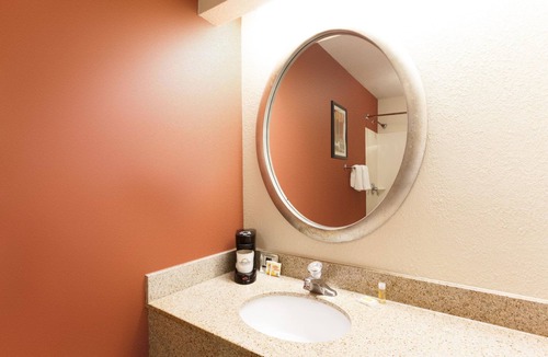 Kendall Park Hotel | Days Inn by Wyndham Monmouth Junction/S Brunswick/Princeton