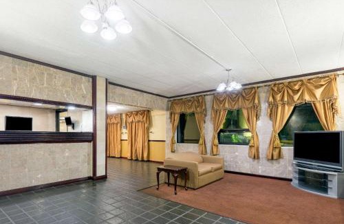 Hagerstown Hotel | Days Inn by Wyndham Hagerstown I-70