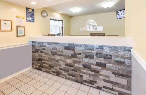 Kent Hotel | Days Inn by Wyndham Kent - Akron