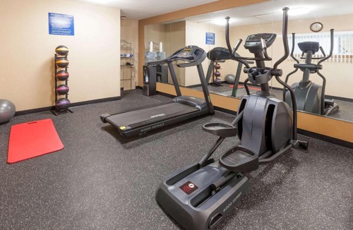 Kent Hotel | Days Inn by Wyndham Kent - Akron