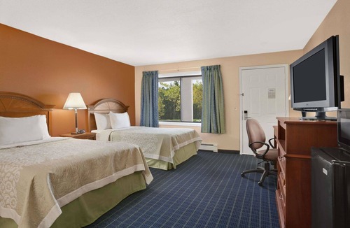 New Hampton Hotel | Days Inn by Wyndham Middletown