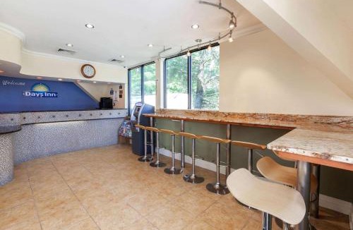 Nanuet Hotel | Days Inn by Wyndham Nanuet / Spring Valley