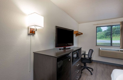 Somerset Hotel | Days Inn by Wyndham Somerset PA I-70 I-76