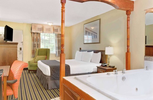 Towson Hotel | Days Inn by Wyndham Towson
