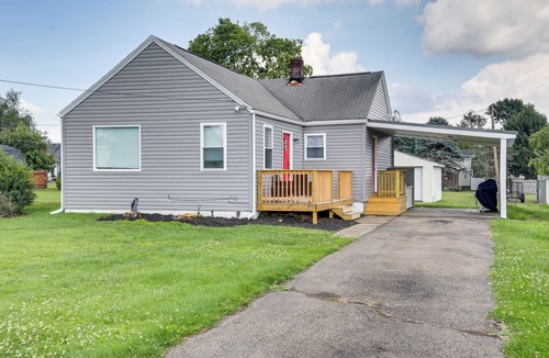 Natrona Heights Cottage | Deck & Patio: Inviting Abode in Natrona Heights!
