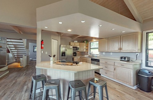 Paradise Point House | Deep Creek Hideaway w/Pool Table & Fire Pit