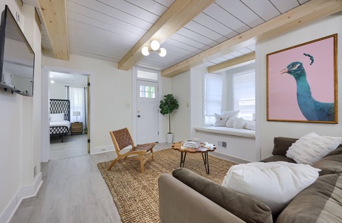 Ephrata House | Delightful Small Town Escape — Sauna & Parking