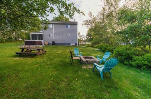 Long Pond House | Deluxe Business Hub with Spa & Pool