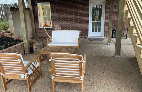 Buechel House | Derby City Hideaway