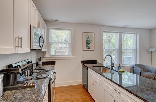 Durham Apartment | Designed 1BR with Parking in Downtown Durham