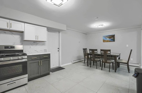Fort Montgomery House | Discover Nature’s Glory! Perfect Family Home