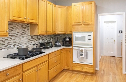 Annandale House | Divine Getaway- King Bed Master Suite Near DC