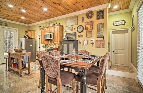Sharps Chapel House | Dog-Friendly Family Home Steps to Norris Lake