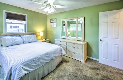 Palestine House | Dog-Friendly Illinois Home w/ Private Yard!