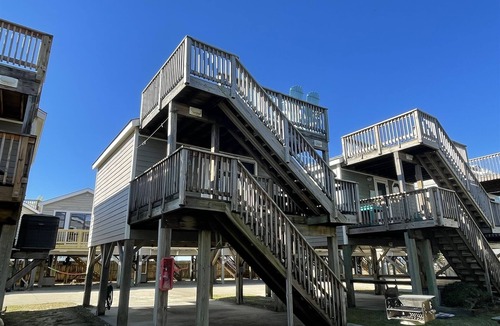 Hatteras Condo | Don't worry, you'll be nothing but happy when you walk into Don't Worry Be Happy.