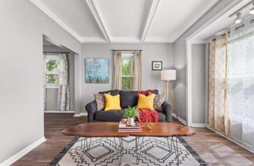 Kamm's Corners House | Double the Space for Large Groups Entire Duplex