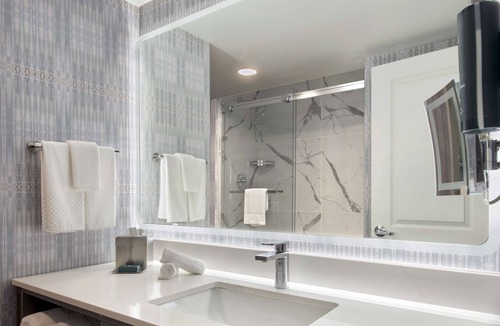 Poughkeepsie Hotel | DoubleTree by Hilton Poughkeepsie Convention Center