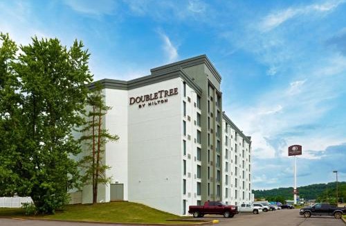 Strabane Hotel | DoubleTree by Hilton Washington Meadow Lands Casino Area