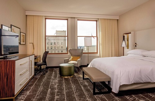 Downtown Hotel | DoubleTree by Hilton Youngstown Downtown